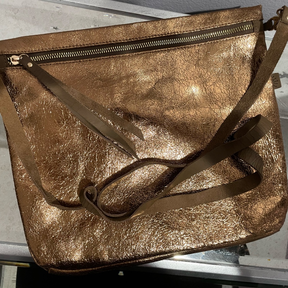 Head Regal Gold Copper Leather Crossbody Bag